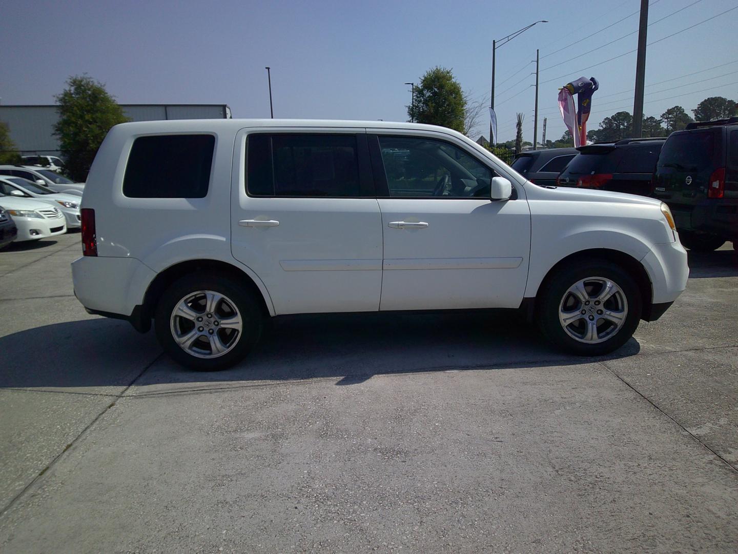 2015 WHITE HONDA PILOT EXL (5FNYF3H56FB) , located at 390 Hansen Avenue, Orange Park, FL, 32065, (904) 276-7933, 30.130497, -81.787529 - Photo#2